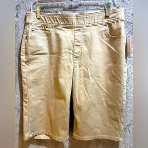 Kim Roger Women Tan Bermuda Shorts. Size 12